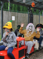 Le Mini Train des Monts du Lyonnais : Des enfants sur un mini train