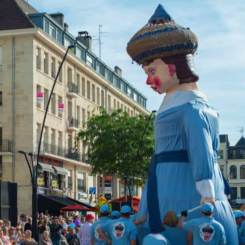 Les Folies de Binbin : parade