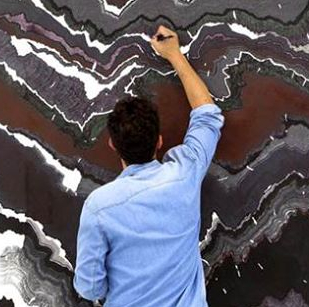 Le soleil comme une plaque d'argent mat