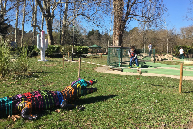 Statue de crocodile au mini-golf du Parc de la Tête d'Or