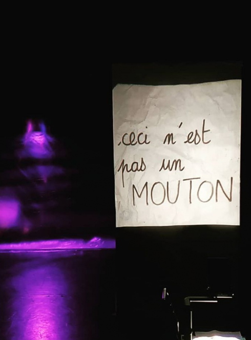 Comme un mouton - Cie Lili Label