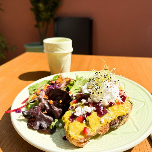 Tu Brilles Brunch : tartine salée et salade