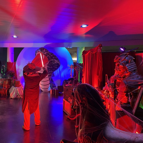 La légende des sorciers du Puy de Dôme 2024 : Décorations pour Halloween