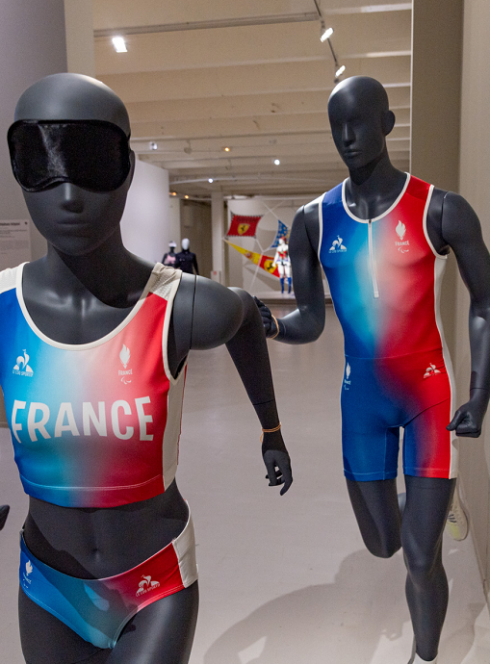 Expo Textimoov ! : Mannequins qui portent les tenues des JO 2024