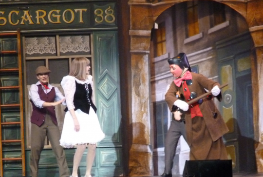 Spectacle Et Coulisses Avec Chantal Goya Fevrier 2014 A Lyon Citizenkid Ses gros sourcils et son bâton. coulisses avec chantal goya