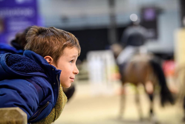 Jumping de Bordeaux : enfant spectateur
