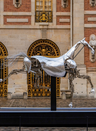 Le cheval métallique des JO arrive à Montpellier