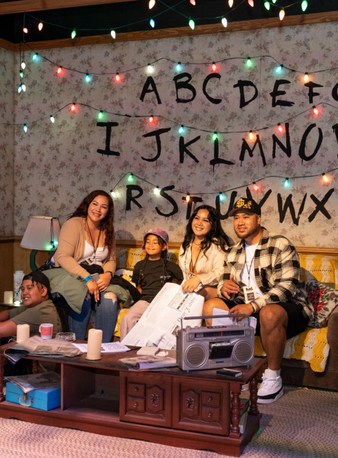 Stranger Things : The Experience, sur le canapé des Byers