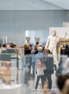 Louvre-Lens : famille en visite