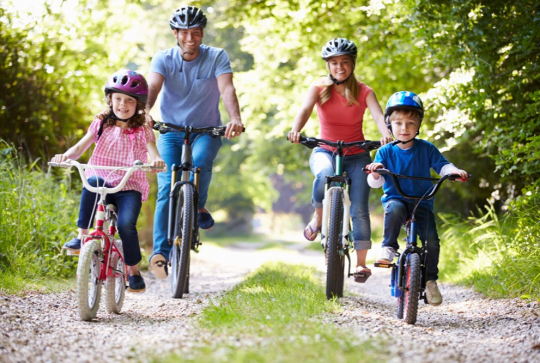 Famille à Vélo