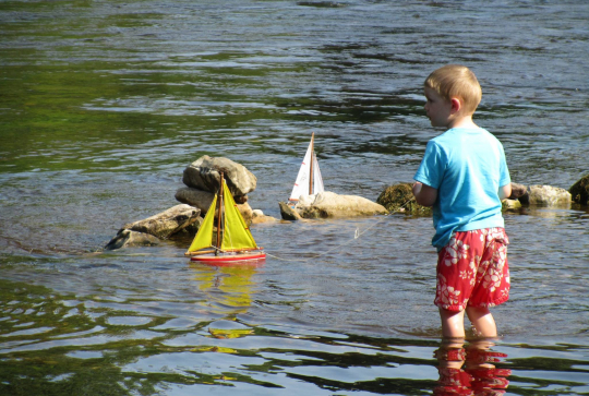 Un bateau en bois Tirot