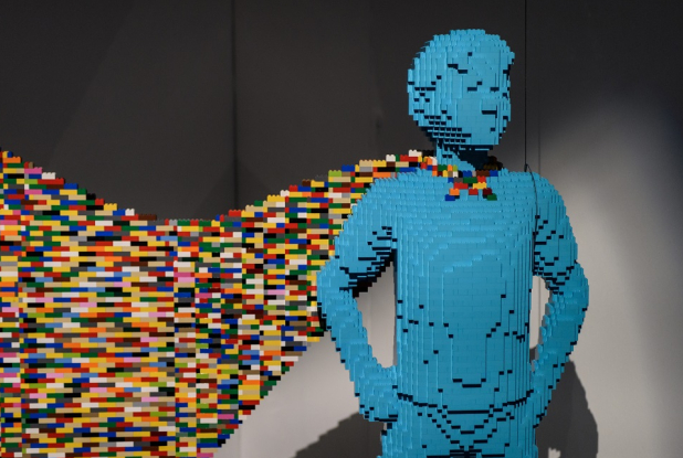 The Art of the Brick : DC super heroes - Cape