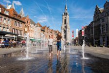 Grand place et beffroi de Tournai en Wallonie