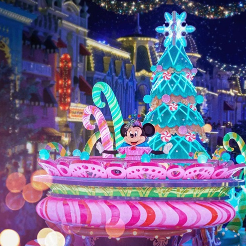 Noël à Disneyland Paris : parade avec Minnie