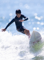 Enfant surfeur