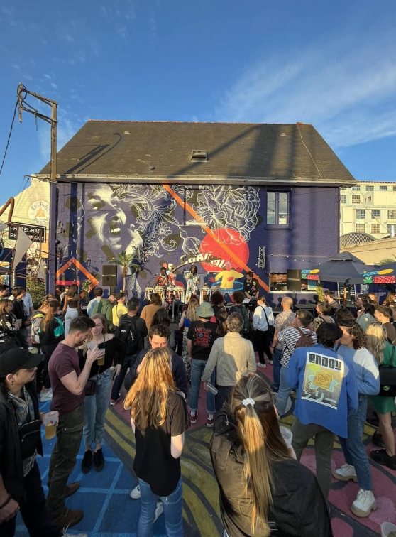 La Chaumière : bar en plein air