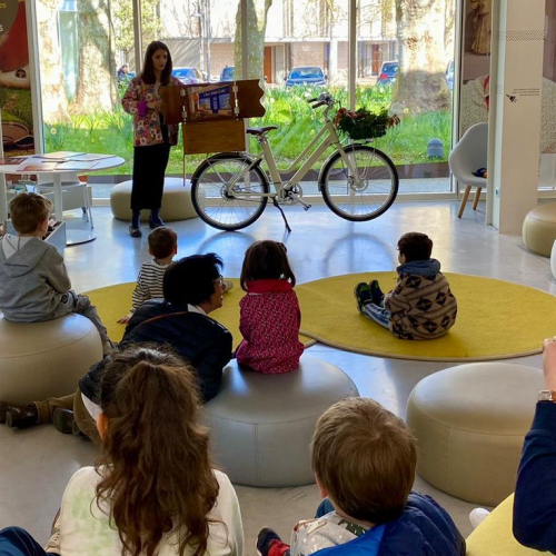 Salon du livre jeunesse du Bouscat : vélo kamishibaï