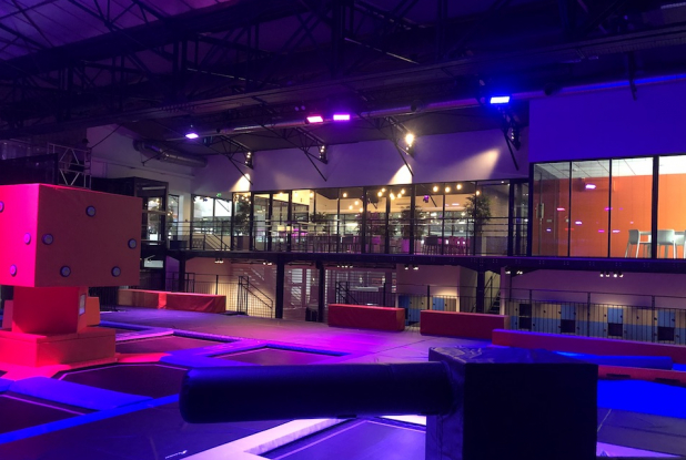 GOPARK : salles avec vue sur trampolines