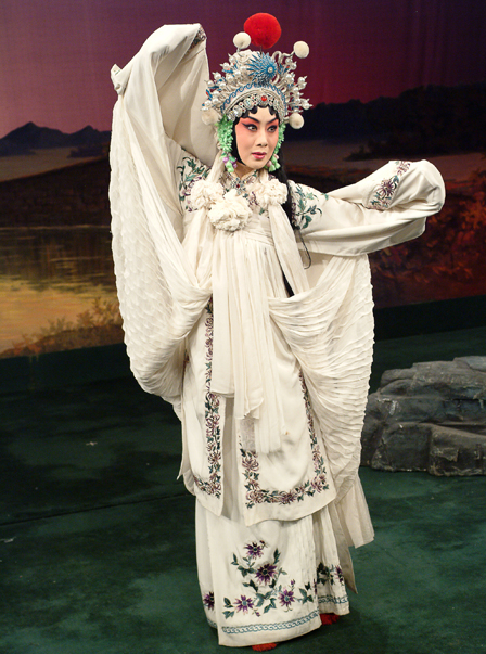 Légende du serpent blanc - opéra