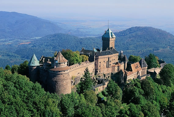 Vue aérienne du Château du Haut-Koenigsbourg