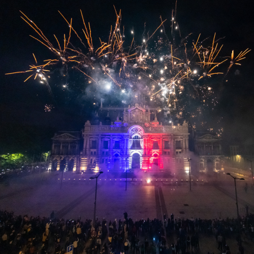Fête Nationale : Feu d'artifice au-dessus de la mairie