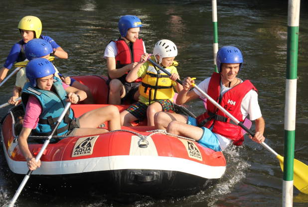 Base nautique des Eaux vives : Embarcation