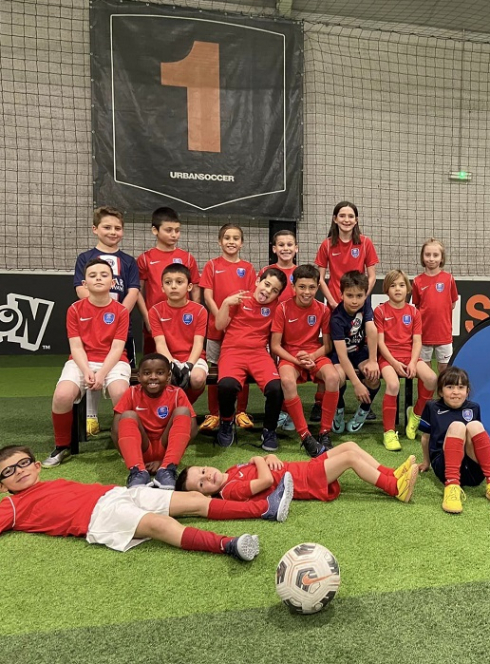 UrbanSoccer Clermont- Aubière : Une équipe de foot mixte sur un terrain indoor