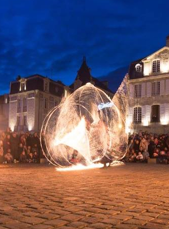 Spectacle de rue par la Cie FeuNonBulle
