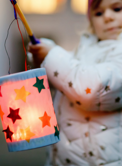 Noël : fabriquer en famille ses propres lumignons pour décorer la maison pour les fêtes de fin d'année