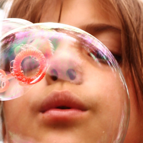 Enfant bulle de savon