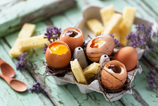 Oeufs chocolat fourrée à la panna cotta