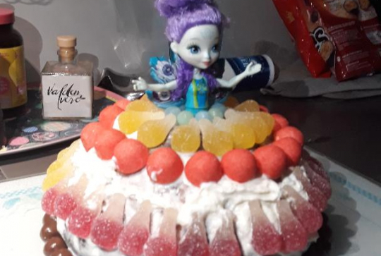 Gâteau poupée aux bonbons