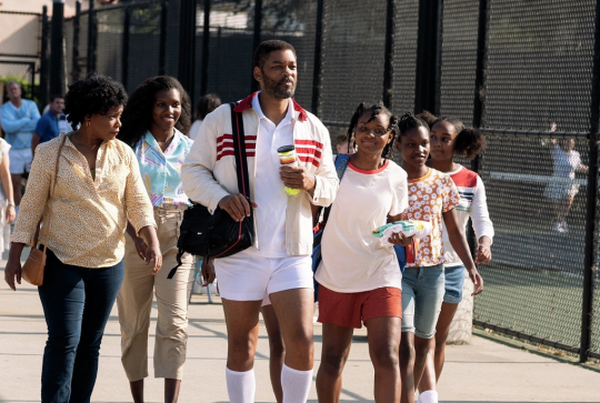 La Méthode Williams : Les sœurs et leur entraineur en route sur le terrain