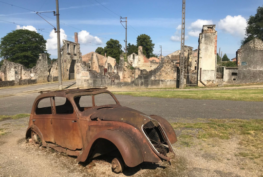 Centre de la Mémoire d'Oradour-sur-Glane : Carcasse de voiture
