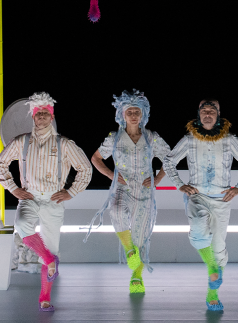 Les voltigeurs de Gy - Cie de Haut et Court - 3 acteurs