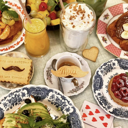 Coffee Shop Chez Les Garçons : Brunch et boissons d'antan