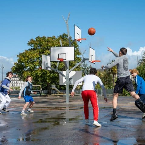 L'Arbre à basket du Voyage à Nantes