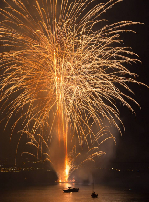 Festival pyromélodique d'Antibes : Feu d'artifice sur l'eau