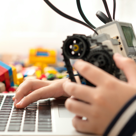 Apprendre le code et la programmation aux enfants en s'amusant : des activités ludiques