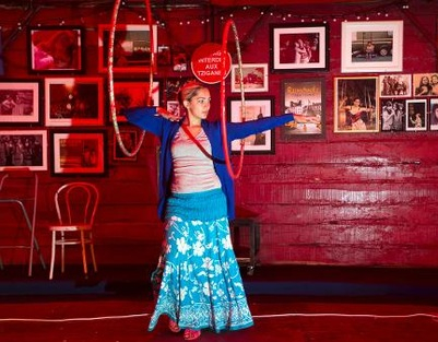 Voleurs de poules - cirque Romanés - danseuse