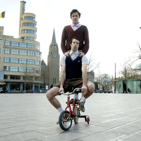 Petit frère - Cie Carré Curieux