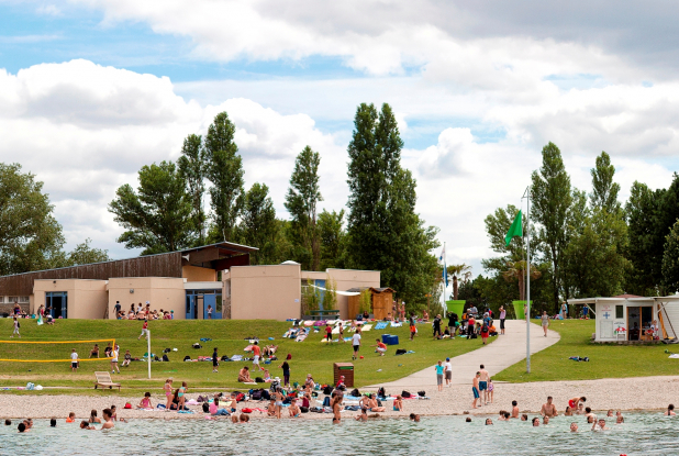 Grand Parc Miribel Jonage : place de l'Atol