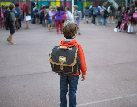 Laisser l'enfant rentrer seul après l'école