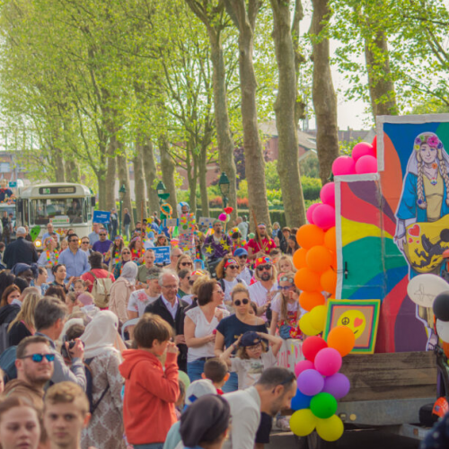 Fête des Chapons : Parade colorée dans la ville