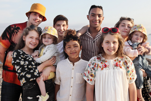 C'est quoi cette mamie ? - Les enfants sur la plage