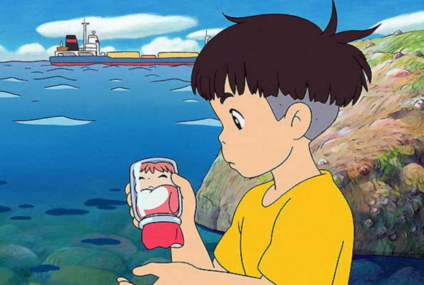 Sosuke et Ponyo à la mer