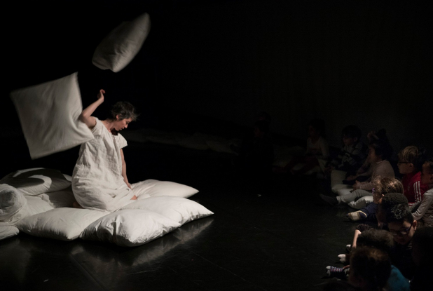 1000 chemins d'oreillers - les coussins volent