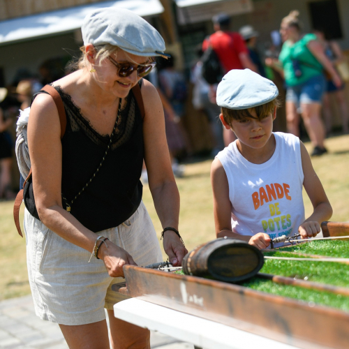 Bordeaux fête le vin : jeu avec tonneau