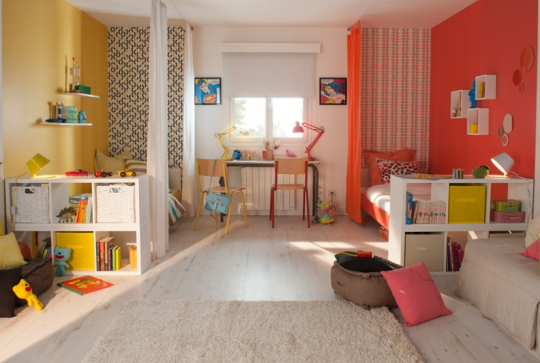 Deux papiers peints différents pour une chambre d'enfant