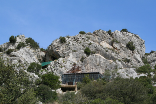 La Caune de l'Arago : grotte